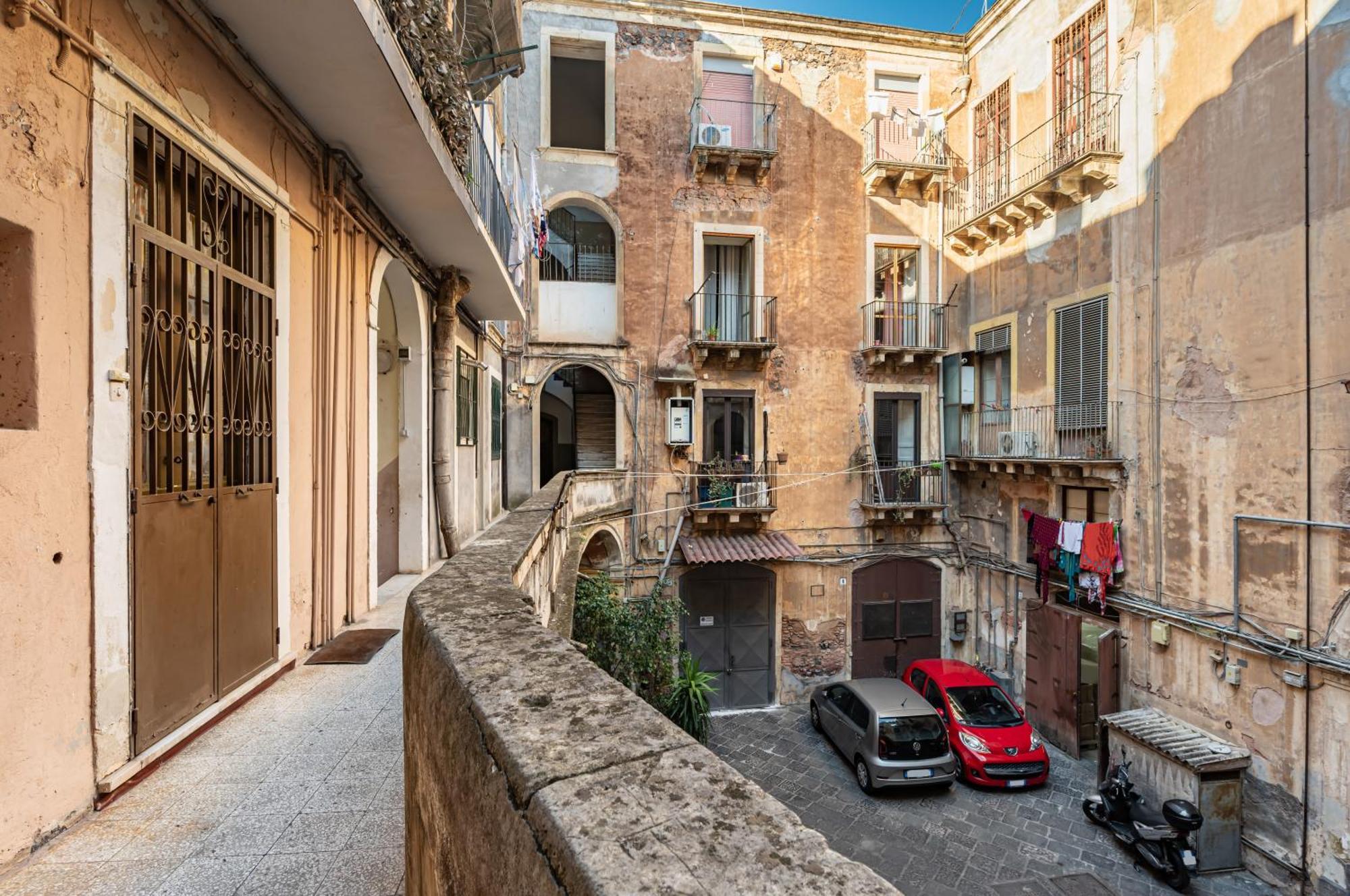 I Colori Di Lalla - 300 M Far From Castello Ursino Apartment Catania