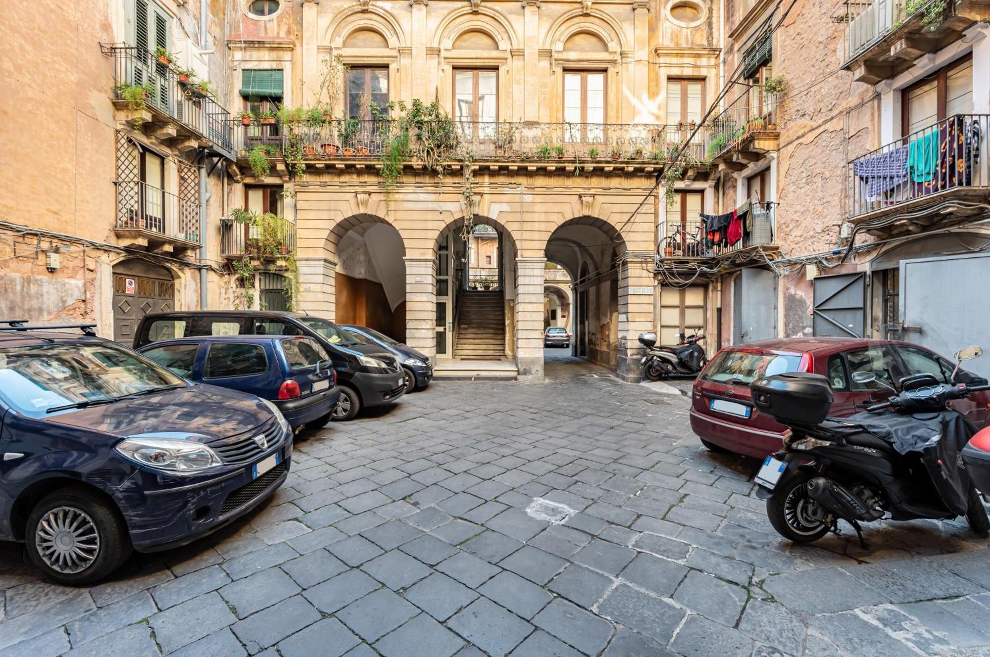 I Colori Di Lalla - 300 M Far From Castello Ursino Apartment Catania